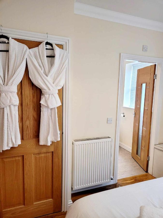 Apartment 1 Exquisite Two King Bedroom With En Suites - Close To The Town Centre, Rail, Airport And Theatre Darlington  Exteriér fotografie