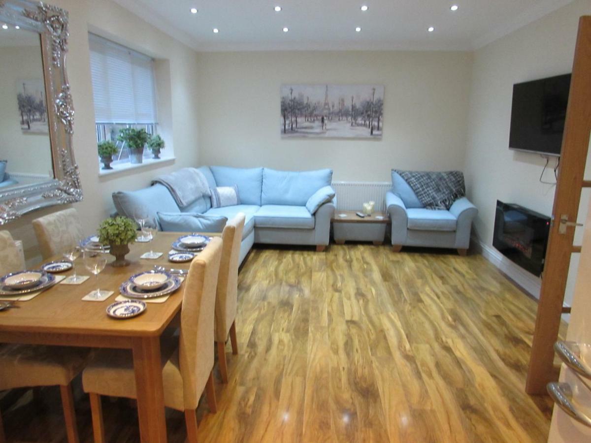 Apartment 1 Exquisite Two King Bedroom With En Suites - Close To The Town Centre, Rail, Airport And Theatre Darlington  Exteriér fotografie