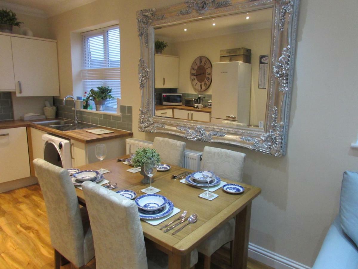 Apartment 1 Exquisite Two King Bedroom With En Suites - Close To The Town Centre, Rail, Airport And Theatre Darlington  Exteriér fotografie